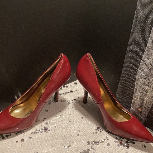 Kelly & Katie patent leather red high heels - Picture 2 of 16